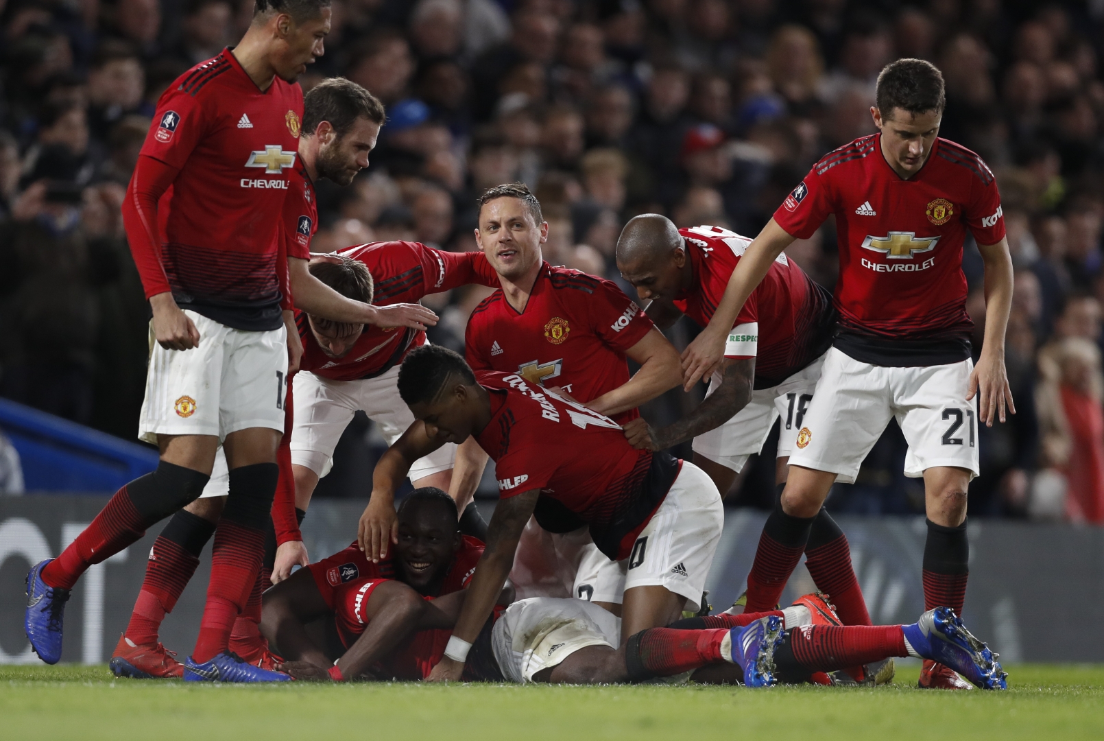 开元体育-曼联逆袭击败切尔西排名英超前四的球员